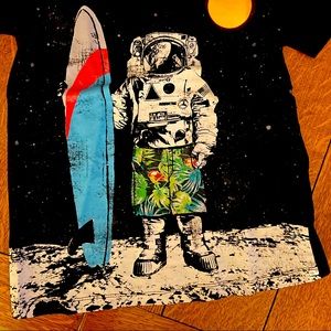 Boys | Size 8 | Surfing Spaceman | Black T-shirt | Old Navy